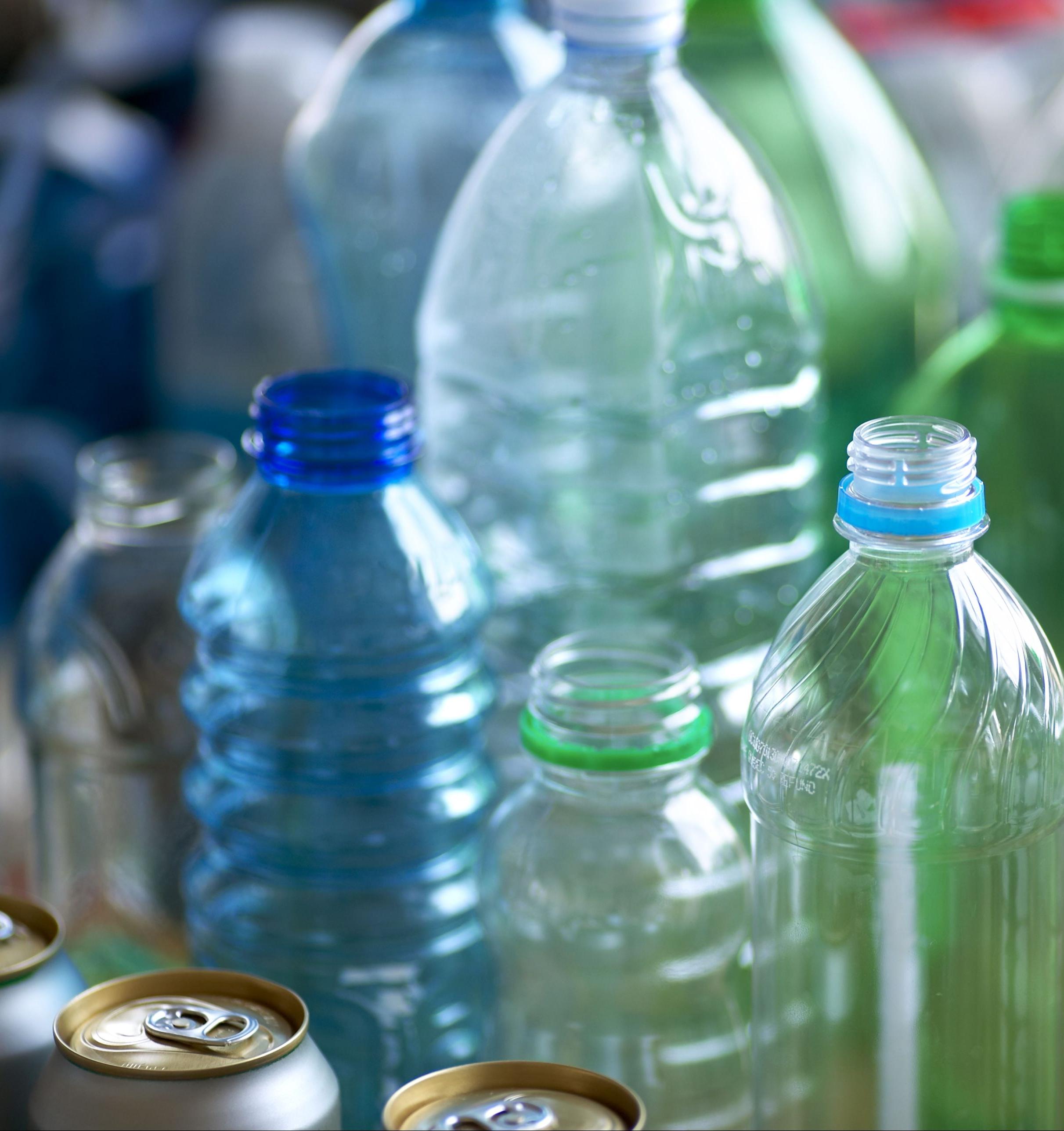 В Мосгордуме поддержали идею появления пунктов приема бутылок в супермаркетах