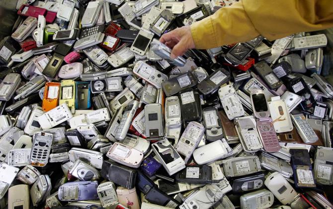 В экоцентре «Битцевский лес» можно сдать старые телефоны и клавиатуры