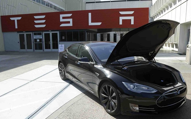 Tesla построит «Гигафабрику аккумуляторов» и снизит стоимость электромобилей
