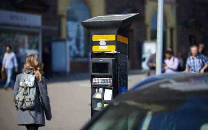 Паркомат на солнечных батареях появился в Казани