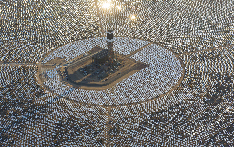 Самая большая в мире солнечная электростанция сожгла тысячи птиц
