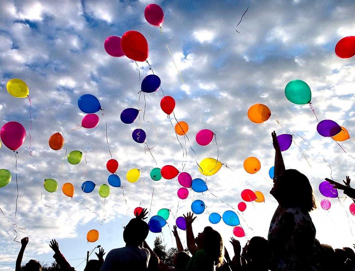 Студентов призывают отказаться от воздушных шаров​ на выпускных