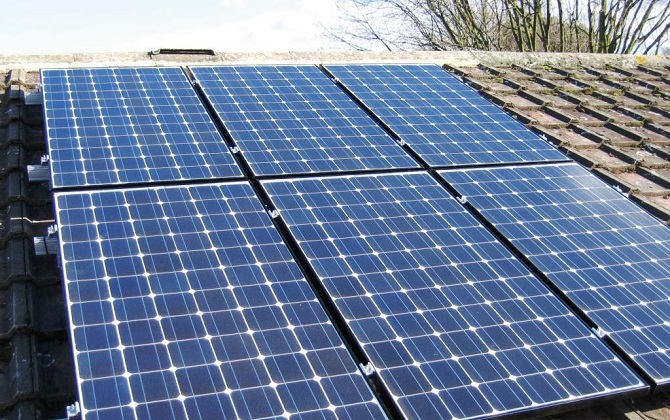 В Великобритании установят солнечные батареи на крышах школ