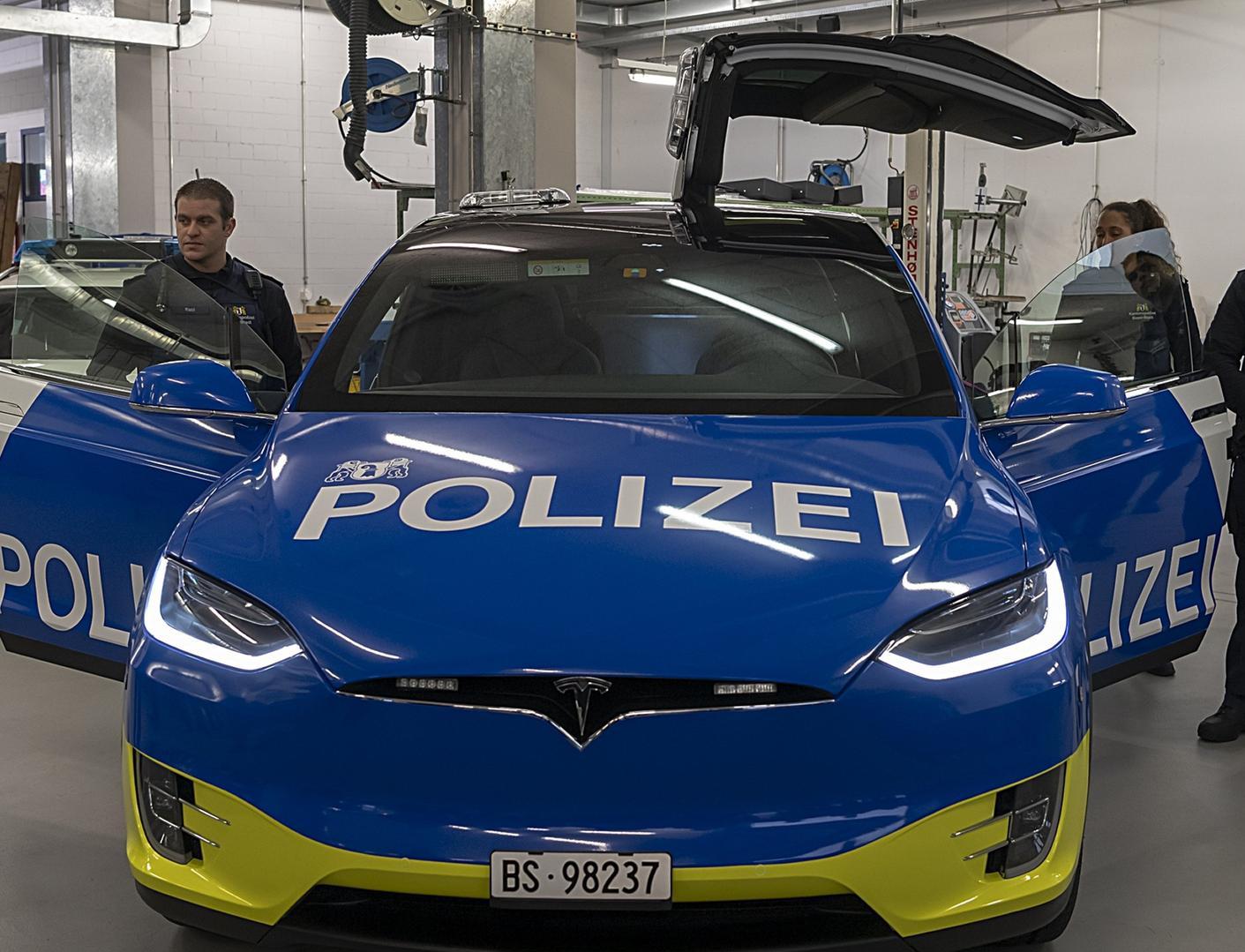 Швейцарские полицейские будут передвигаться на электромобилях