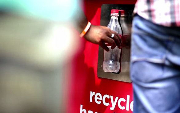 Игровой автомат Coca-Cola принимает бутылки вместо денег
