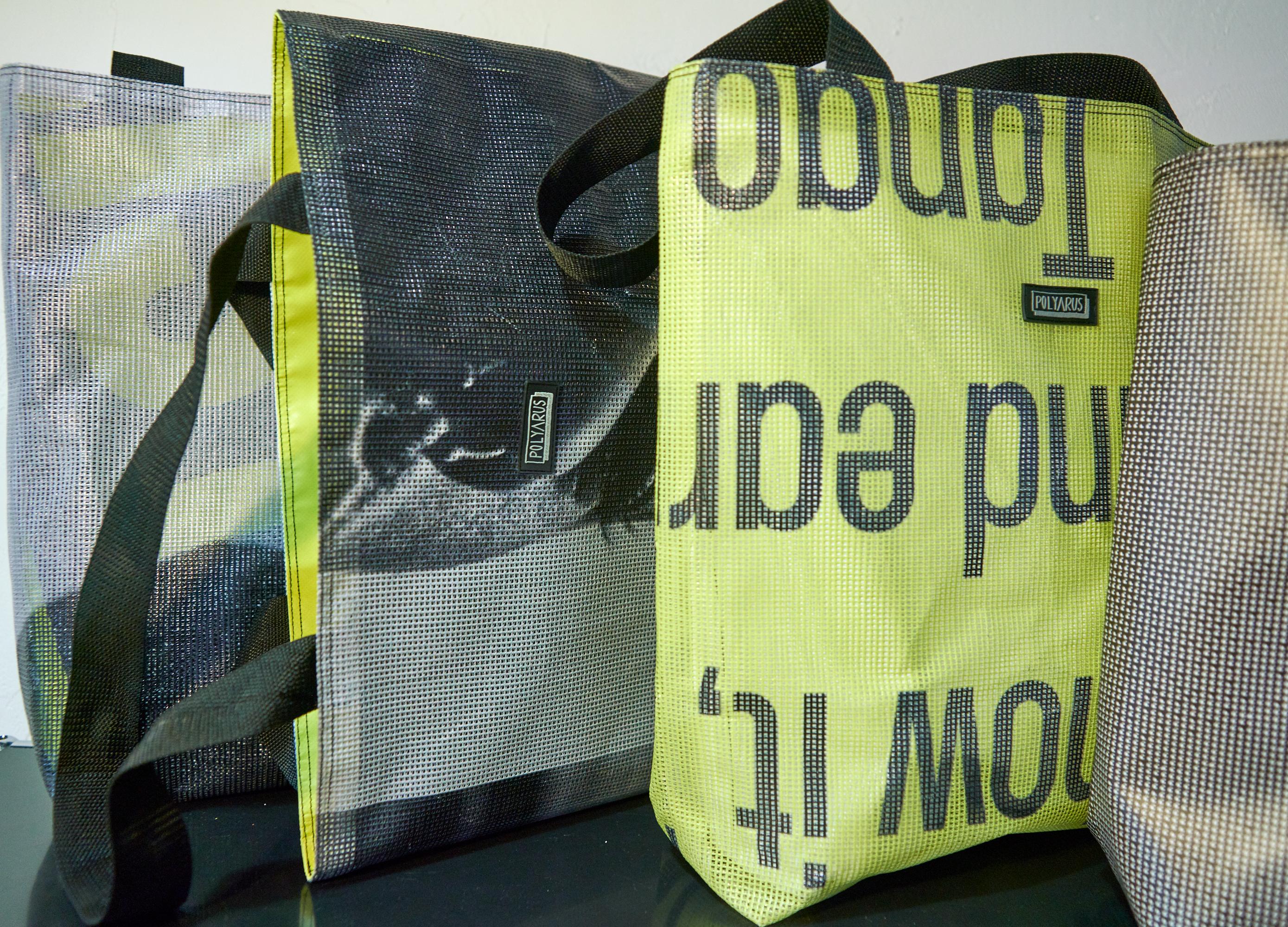 Upcycle проект агентства Louder: как из баннеров делают сумки-шопперы