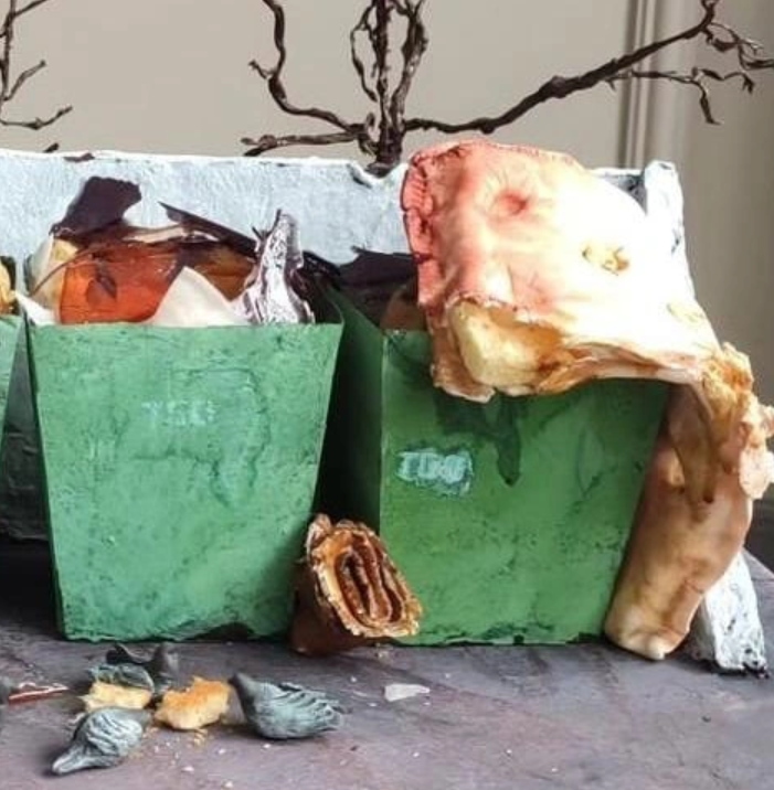 Кондитер из Сургута придумала торт-мусорку и «взорвала» Интернет 