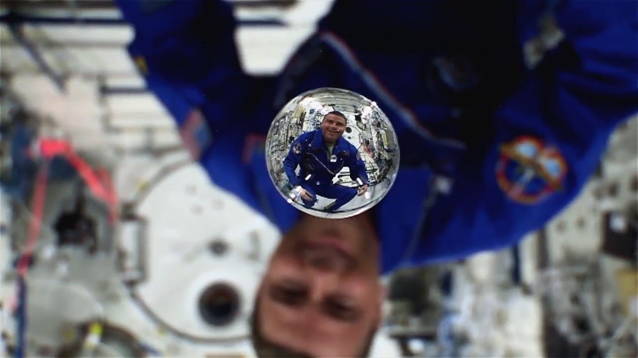 Видео дня: как космонавты перерабатывают воду на МКС