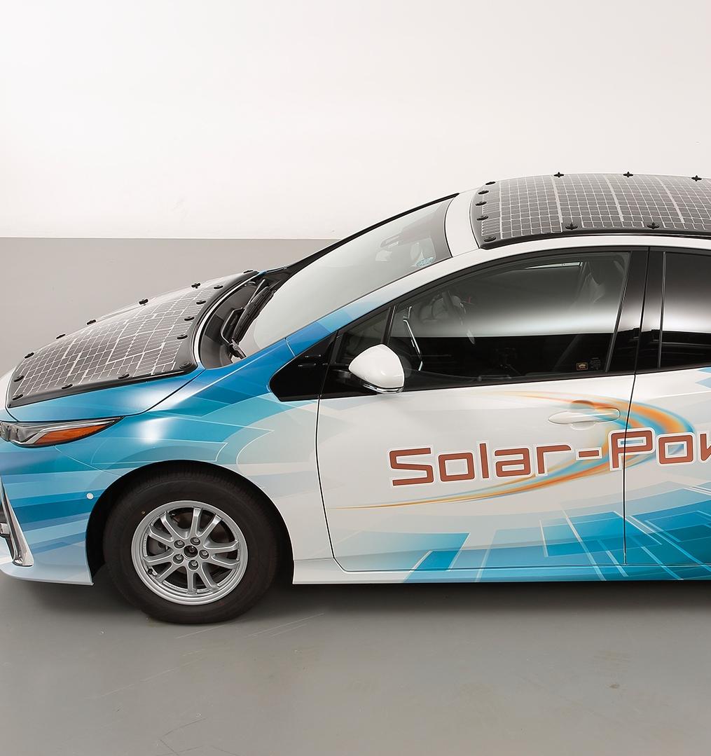 Проходят тестирования Toyota Prius на солнечных батареях