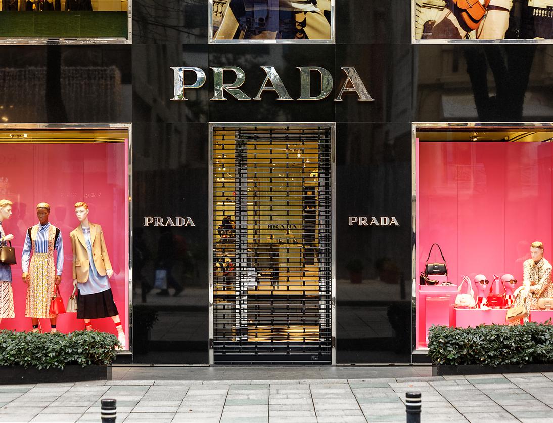 Prada планирует выйти на рынок секонд-хенда