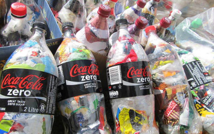 Переработка дня: экологические кирпичи из бутылок