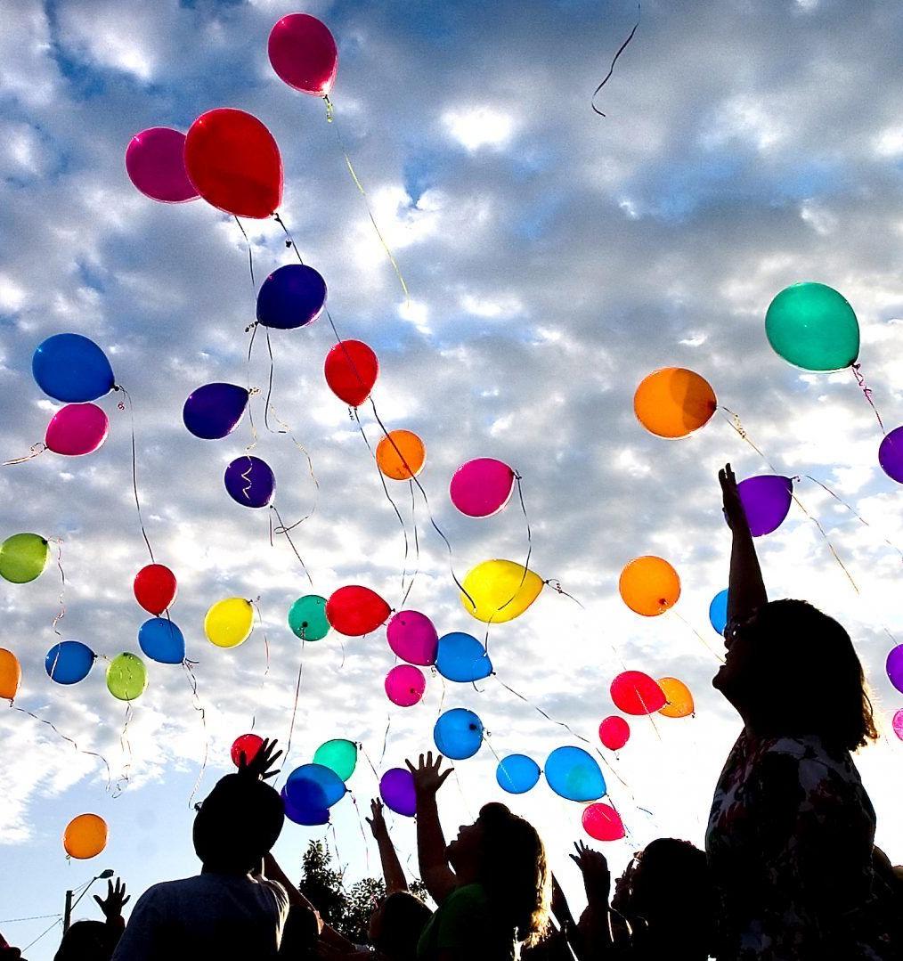 Студентов призывают отказаться от воздушных шаров​ на выпускных