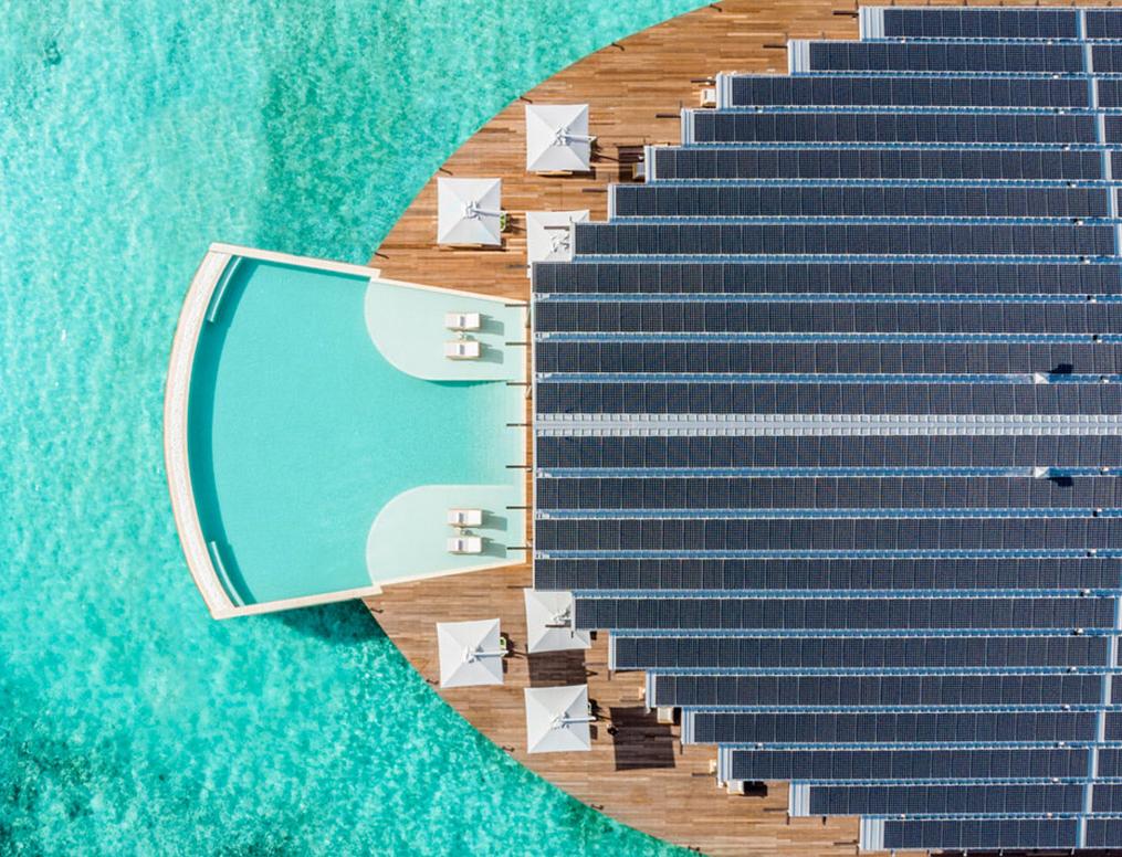 Фотогалерея: Как устроен первый остров-отель на солнечных батареях