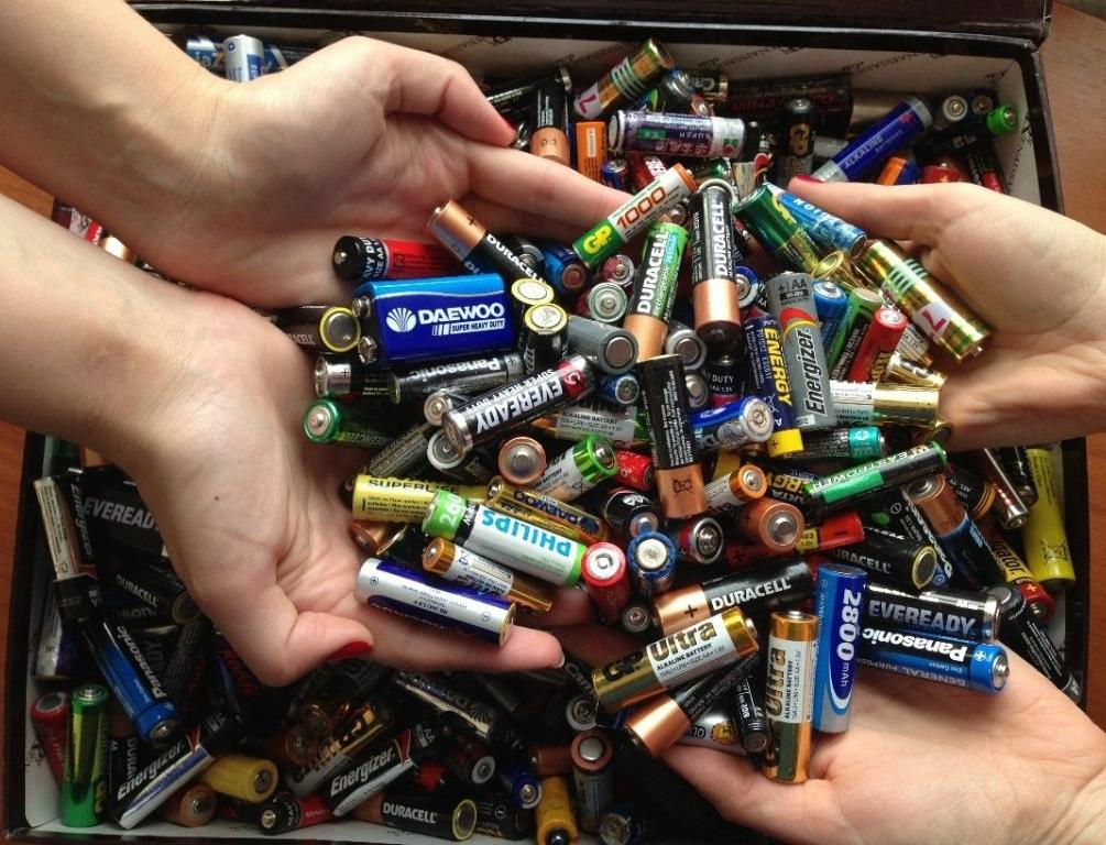 В «Эльдорадо» запустили акцию по приему батареек в переработку