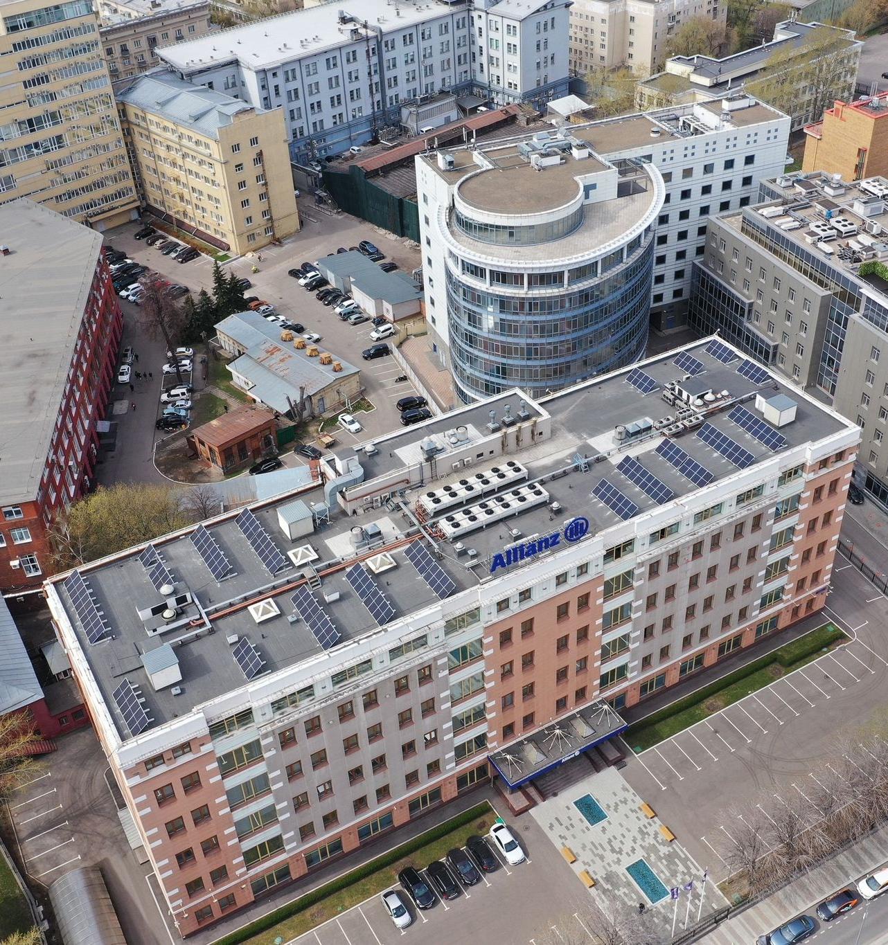 Allianz в России установил солнечные панели на крыше своего офисного здания в Москве
