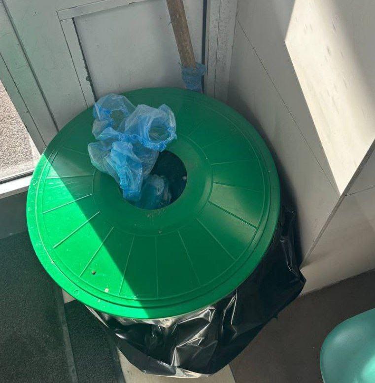 Россиянин придумал первый в стране аппарат для снятия бахил 