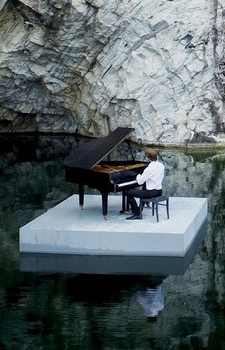 Пианист сыграет на рояле на петербургской свалке в поддержку экологии 