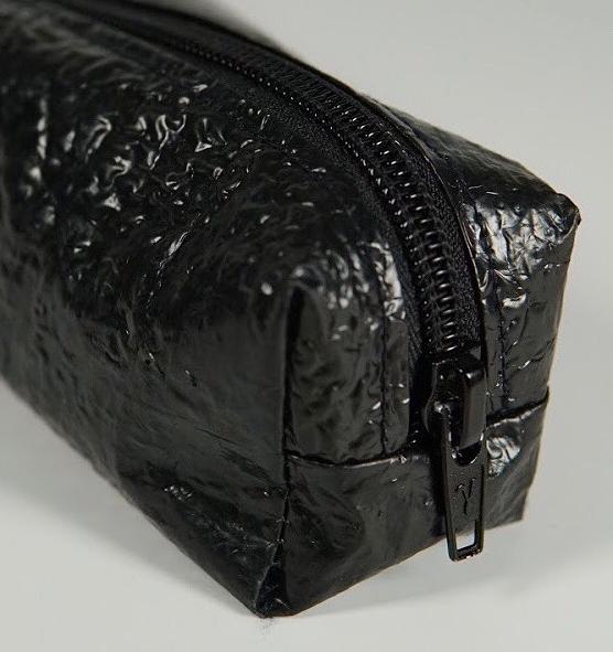 Школьница из Перми шьет пеналы и сумки из полиэтиленовых пакетов