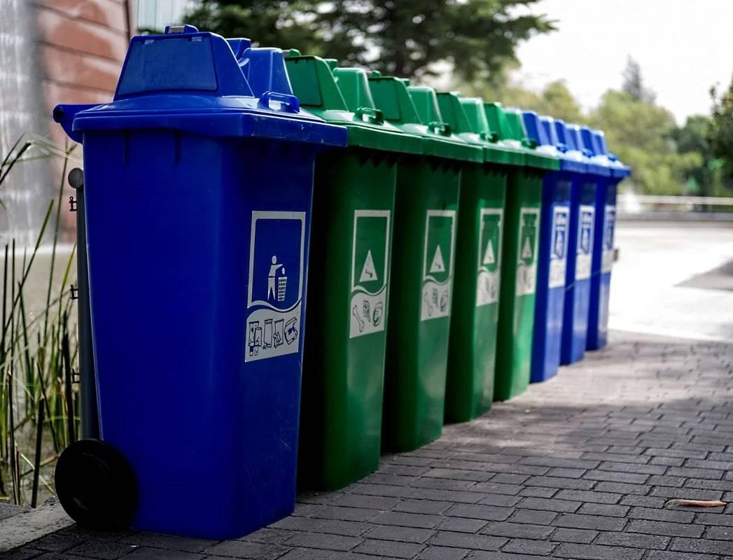 Жители Ростовской области будут разделять мусор на две фракции