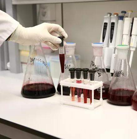 Ученые научились превращать отходы нефти в полезное сырье для медицины