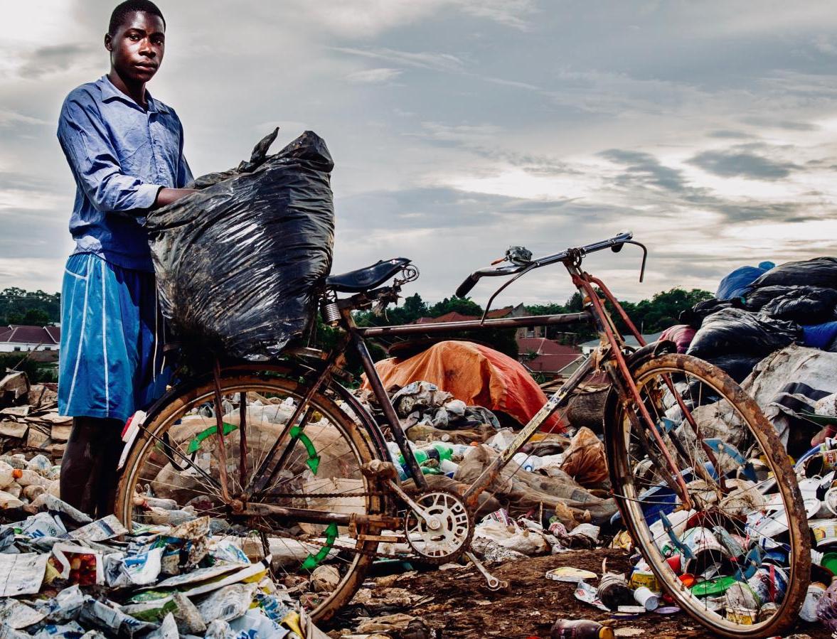 В Танзании запретят пластиковые пакеты
