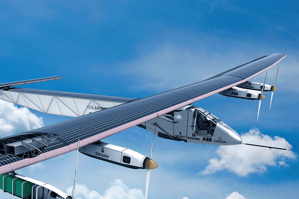 Самолет на солнечных батареях преодолел самый опасный участок