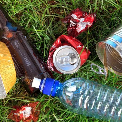 10 экологичных вещей из переработанного мусора