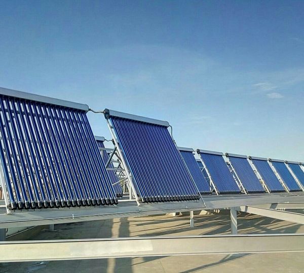 В ТЦ «Мега» установили нагревающие воду солнечные панели