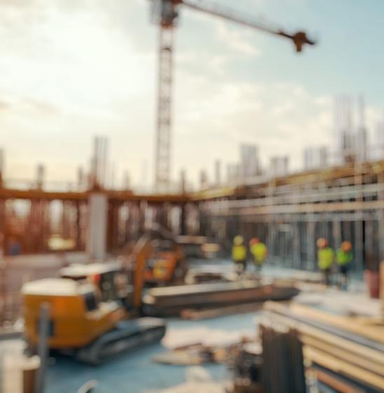 Почти 40% россиян считают главным источником отходов стройплощадки 