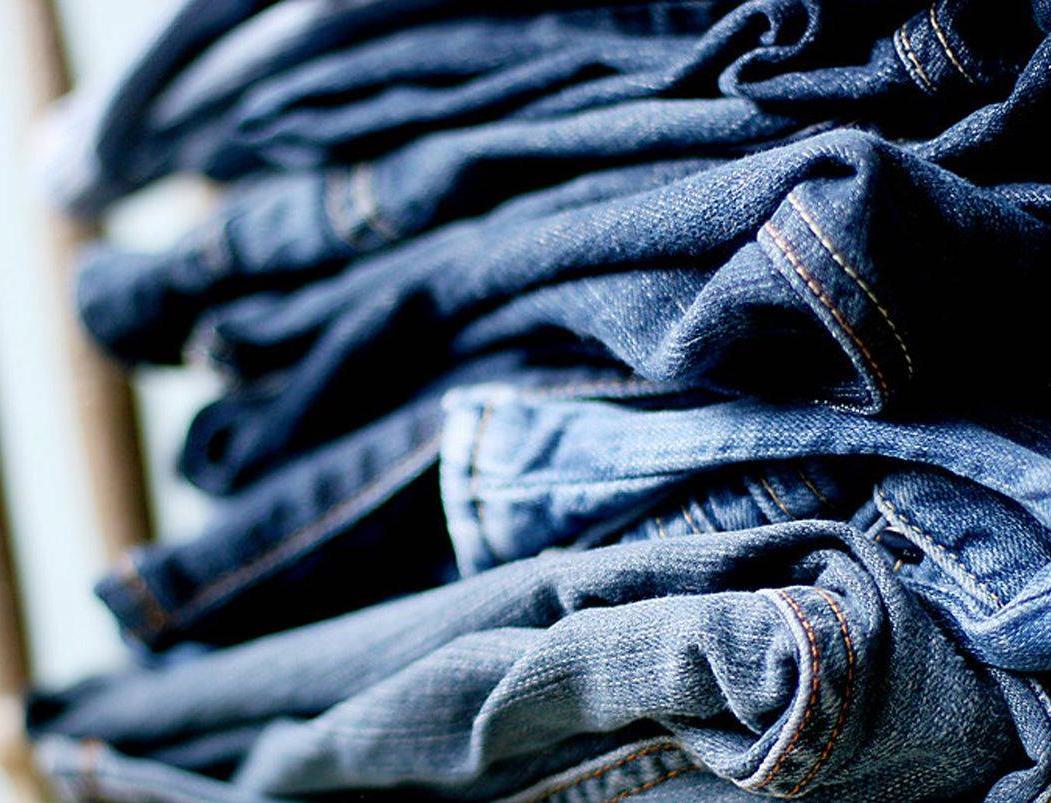 Российский бренд денима соберет джинсы в переработку и покажет вещи из линейки Reuse 