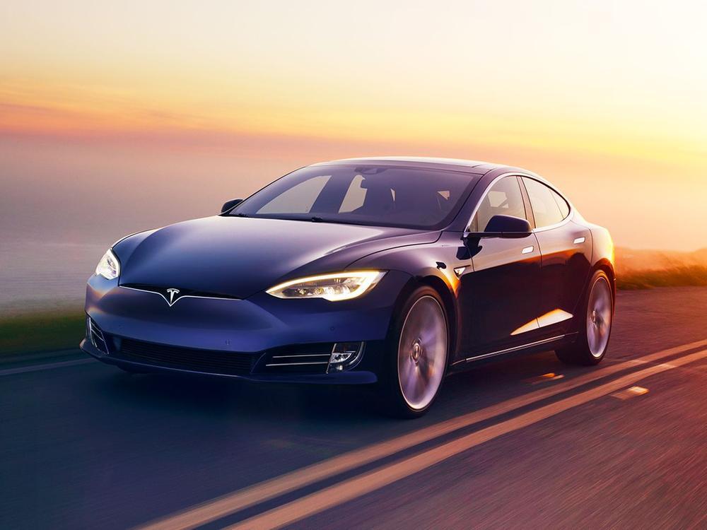 Tesla проехала без подзарядки рекордное расстояние