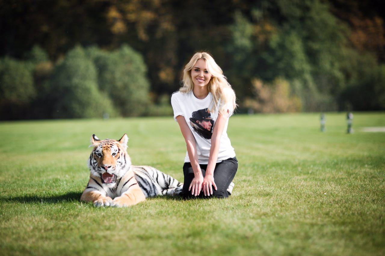 Мисс Мира попросила Путина спасти тигренка