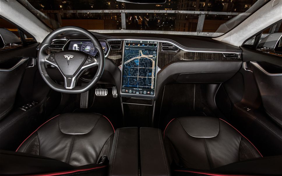 В петербургском «Яндекс.Такси» появился электромобиль Tesla