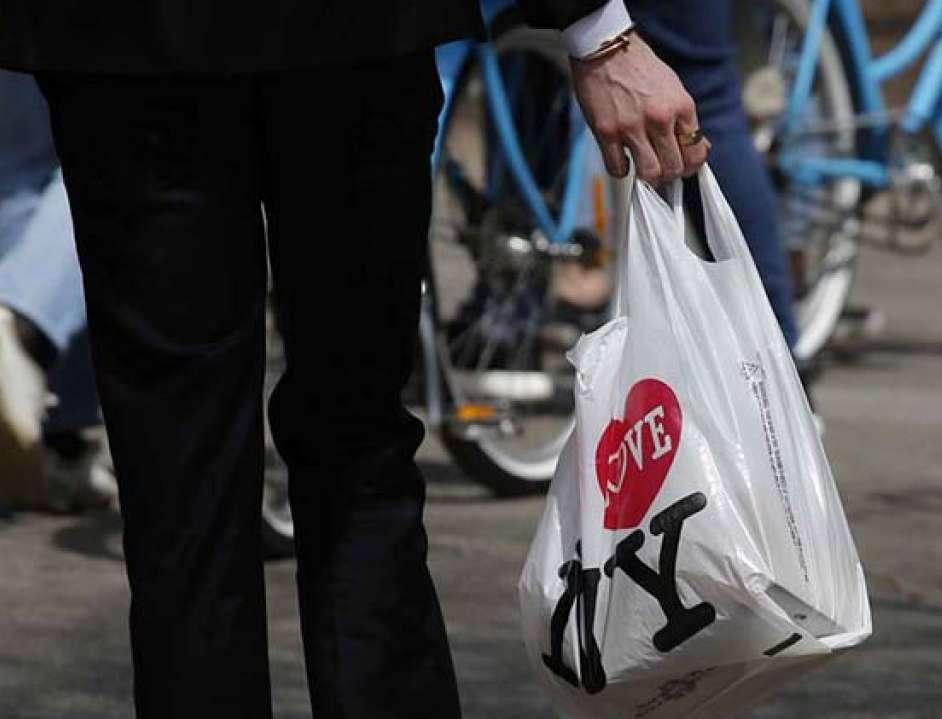 В штате Нью-Йорк вступил в силу запрет на продажу пластиковых пакетов