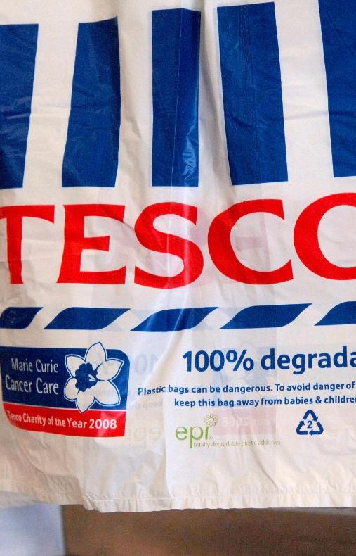 Продажи пластиковых пакетов в Англии снизились с 2015 года на 86 % 