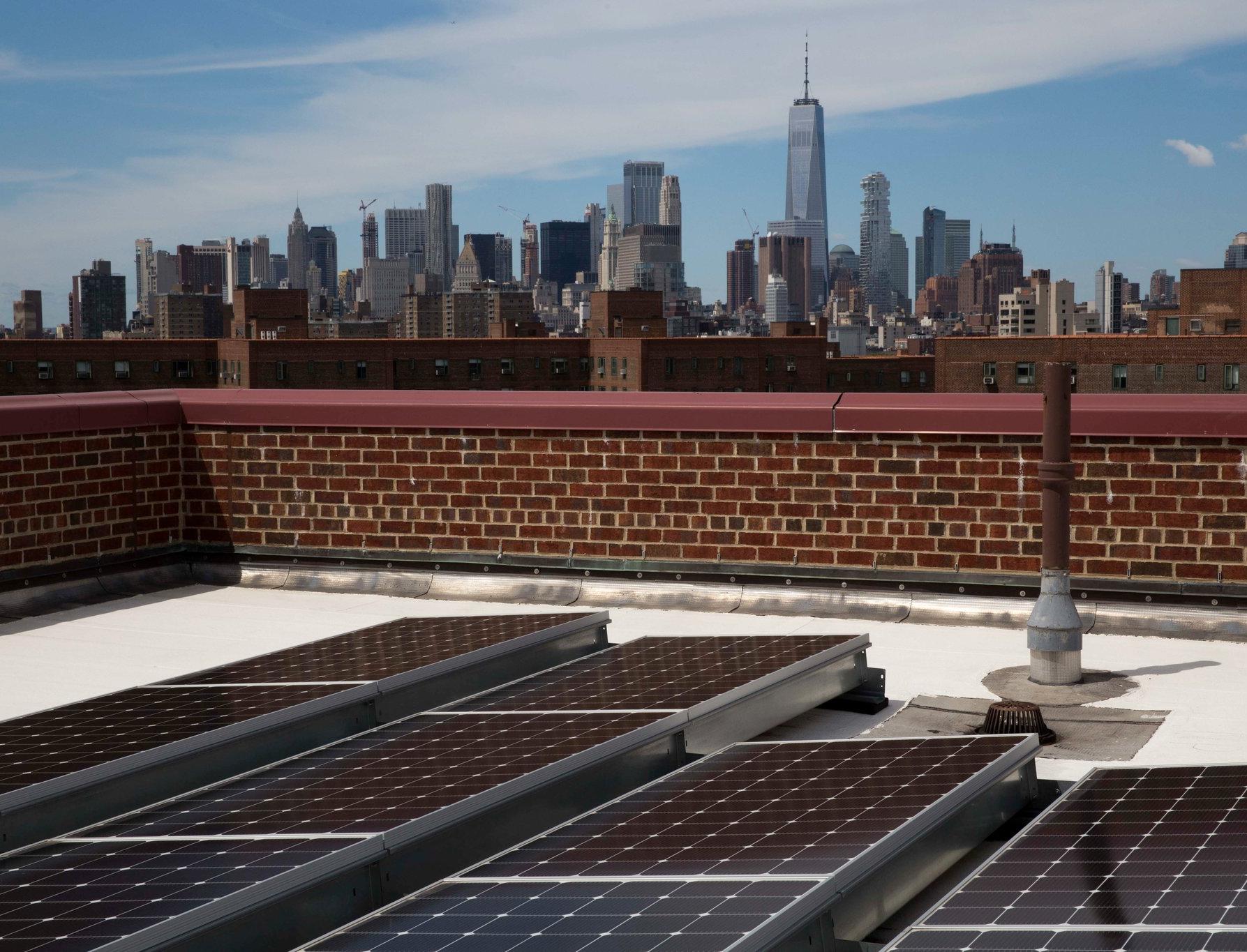 Школы Нью-Йорка оснастят солнечными батареями