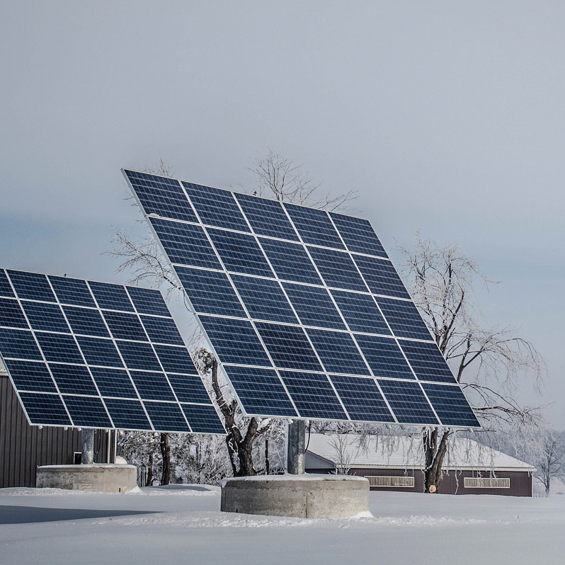 Как работают солнечные батареи зимой в России