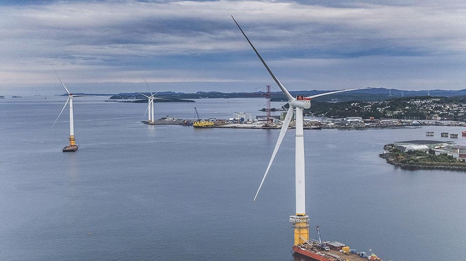 Первую в мире плавучую ветроэлектростанцию построили в Шотландии