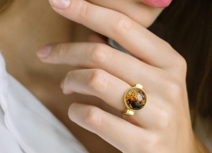 Ювелирная компания выпустила кольцо в поддержку балтийских нерп