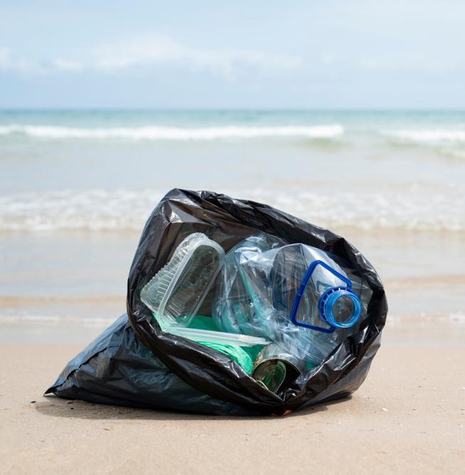 В морских пещерах Средиземного моря нашли рекордное количество мусора 