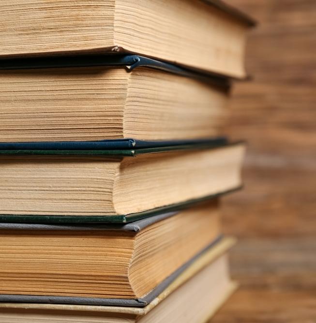 В магазинах издательства «Самокат» появились контейнеры для книг 