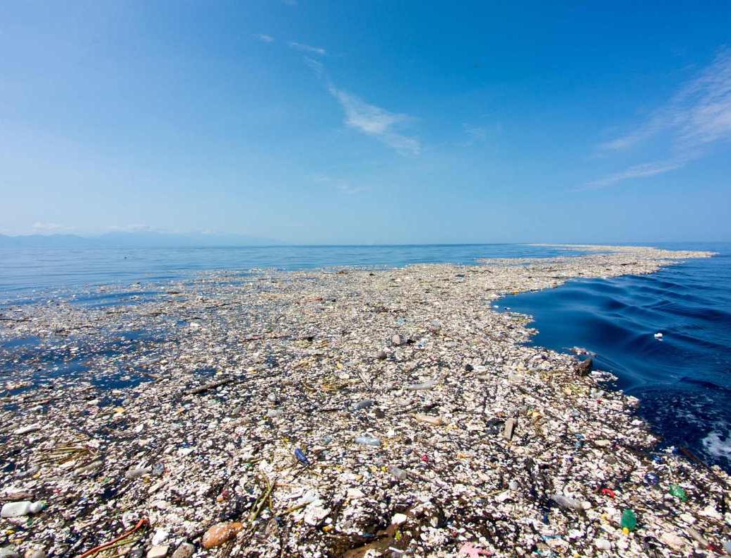 За пластиком в океанах будут следить со спутников