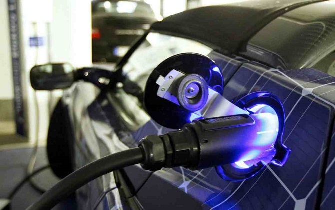 На трассах Болгарии установят зарядки для электромобилей