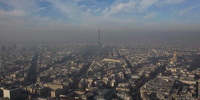 Франция ограничила автомобильное движение из-за едкого смога