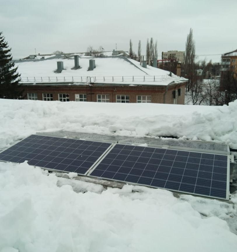 На крыше лицея в Уфе установили солнечные батареи