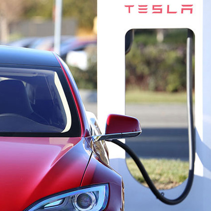 Как бесплатные заправки Tesla меняют мир