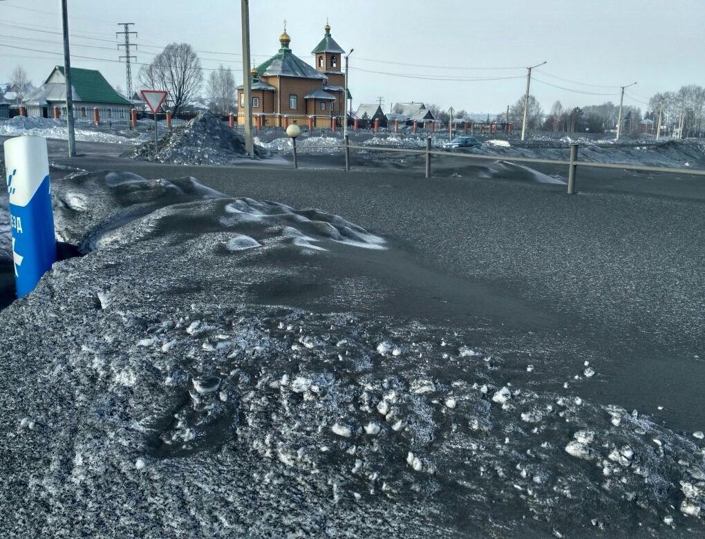 Губернатор Кемеровской области прокомментировал выпадение черного снега в регионе