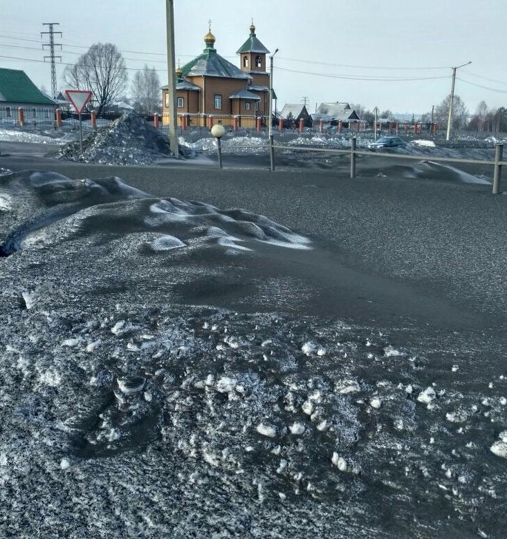 Губернатор Кемеровской области прокомментировал выпадение черного снега в регионе