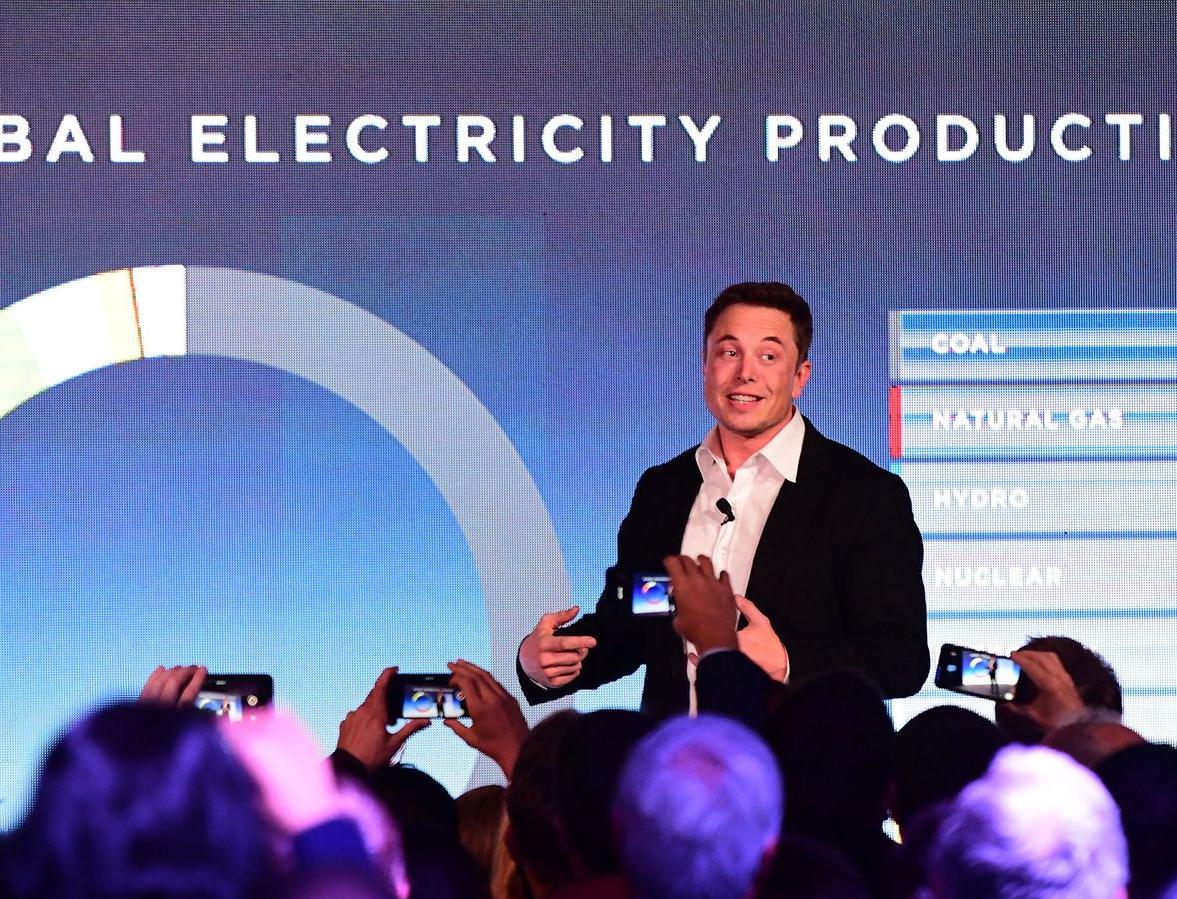 Tesla будет поставлять электроэнергию в жилые дома Великобритании