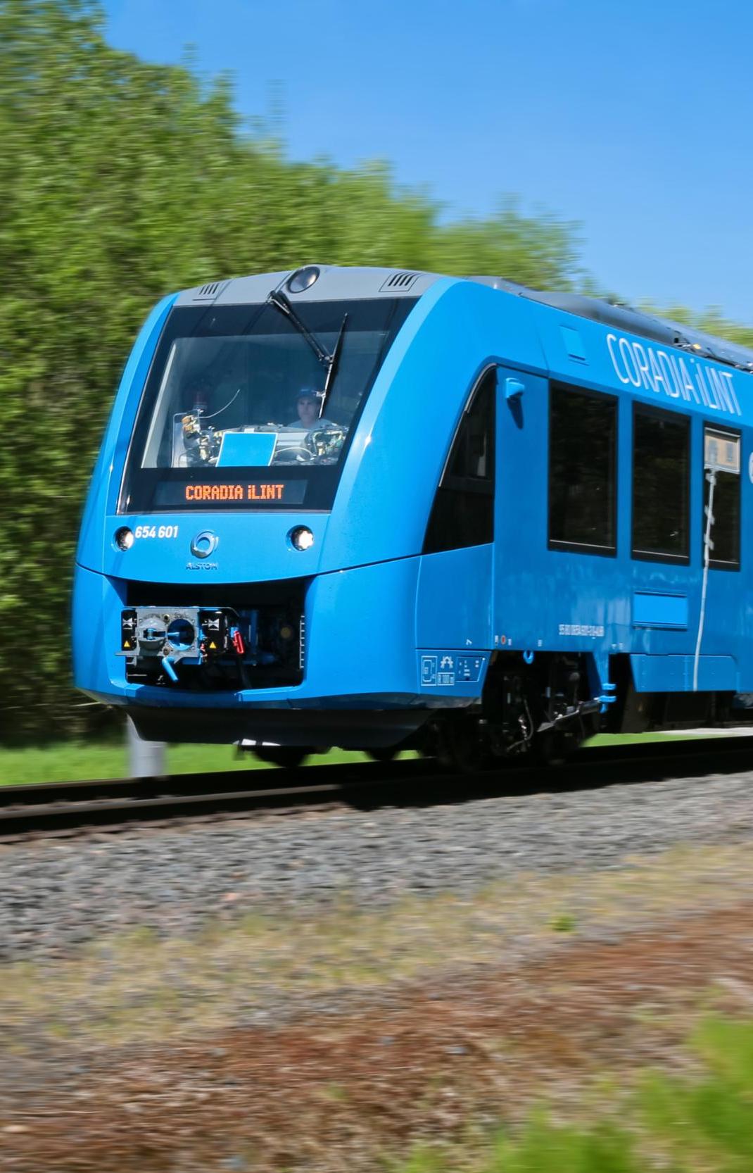 Первый в мире водородный поезд начал перевозить пассажиров